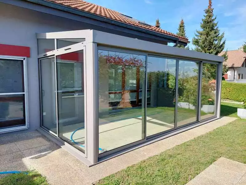 veranda adossée couleur gris aluminium
