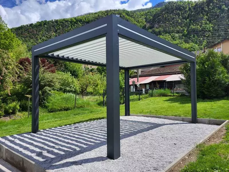 Pergola Bioclimatique dans la Vallée du Rhône